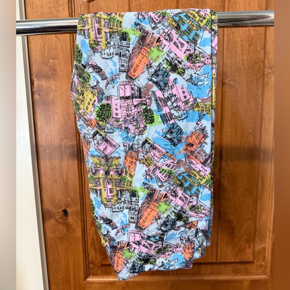 LuLaRoe TC Leggings (Fit sizes 12-18)